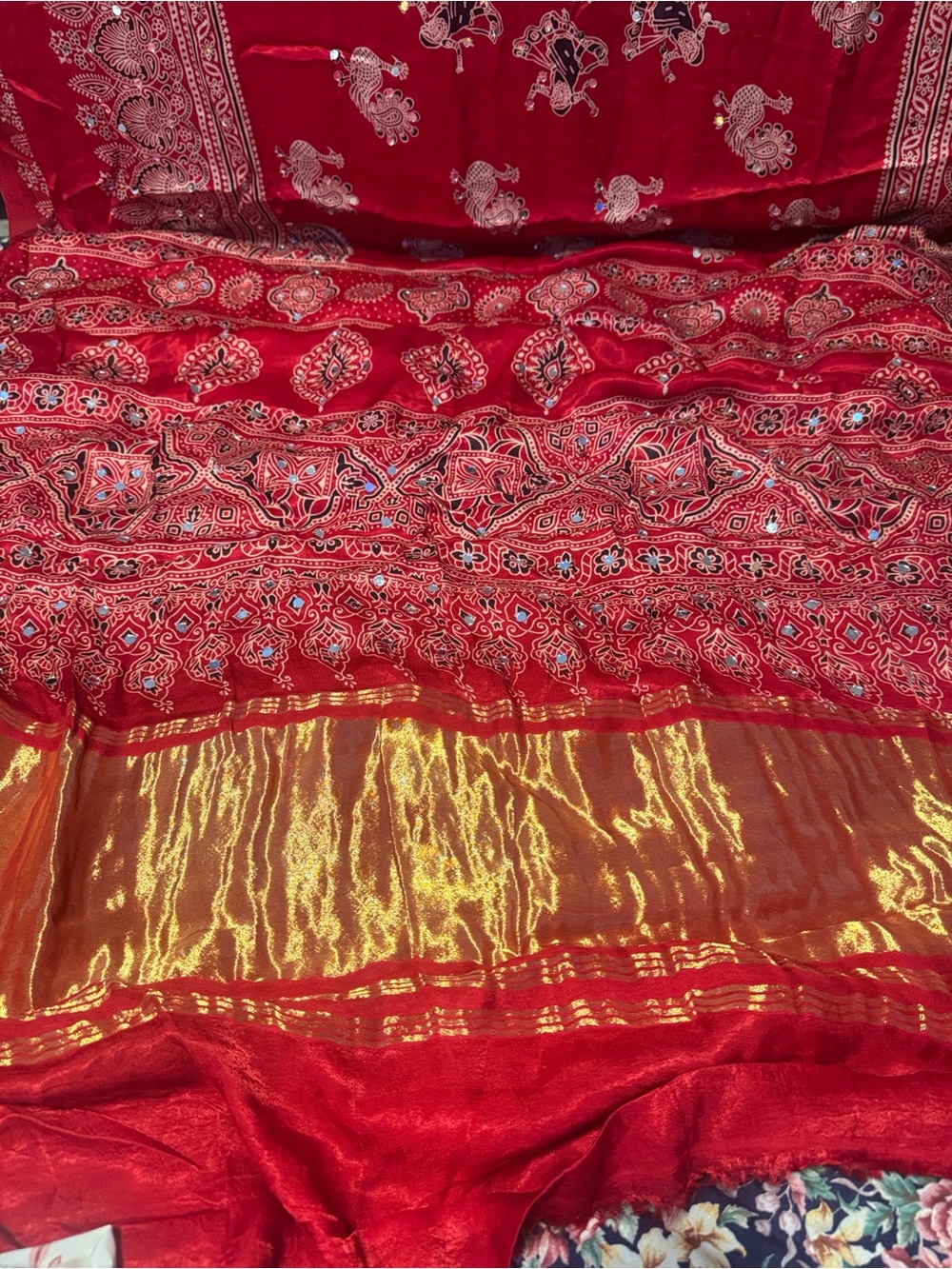 Red Printed Women’s Scarf / sari 
Indian Pakistani - Picture 6 of 6